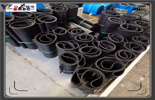 除鐵器皮帶，湖北除鐵器專(zhuān)用皮帶叫什么_浙江皮帶式除鐵器訂制跑偏原因及如何調_刮板價(jià)格